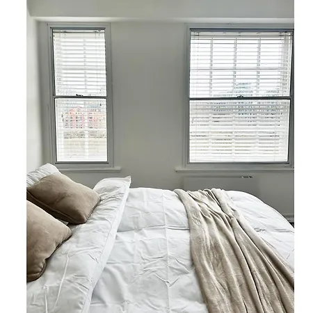 Riverside Modern One Bedroom Apartment